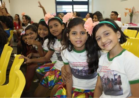 Encontro com Princesas para elevar a autoestima de adolescentes em Manaus